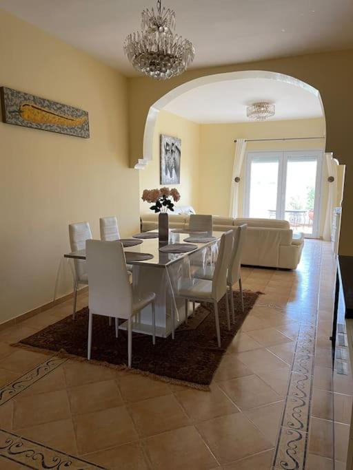 Appartement En Residence + Grande Terrasse Sur Le Toit Saïdia Esterno foto
