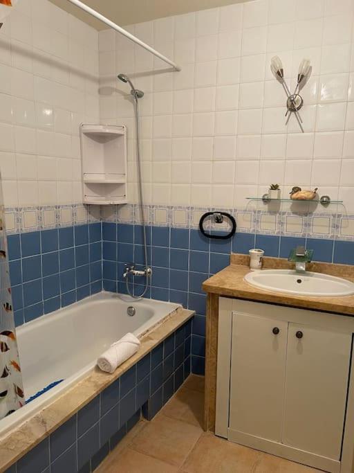 Appartement En Residence + Grande Terrasse Sur Le Toit Saïdia Esterno foto