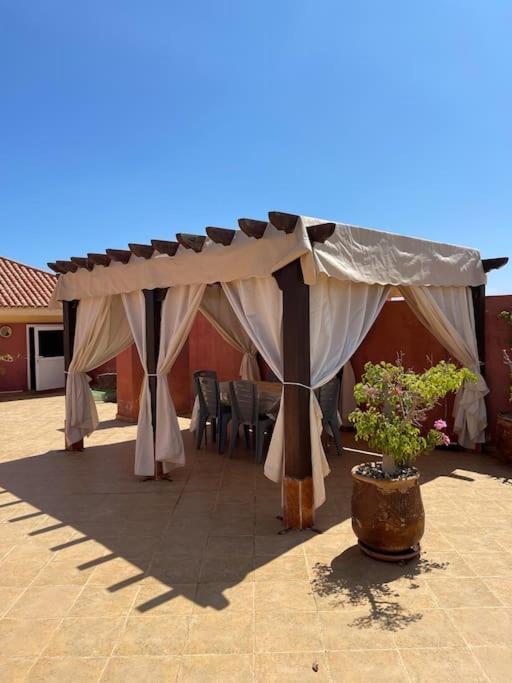 Appartement En Residence + Grande Terrasse Sur Le Toit Saïdia Esterno foto